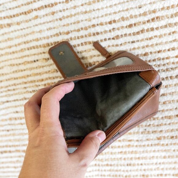 FOSSIL ELLA CLUTCH ZIP AROUND WALLET MEDIUM BROWN LEATHER - Picture 6 of 10